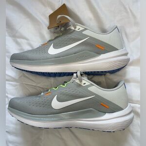 (WMNS) Size 9.5 Nike Air Zoom Winflo 10 Road Running Shoes 'Light Smoke Grey’